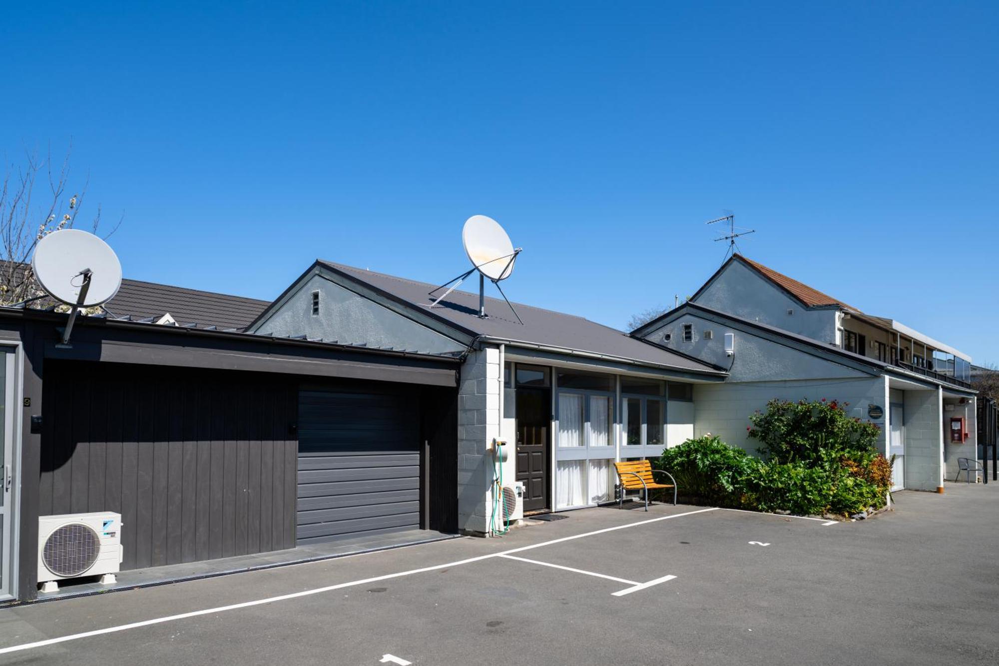Merivale Court Motel & Apartments Christchurch Exterior photo